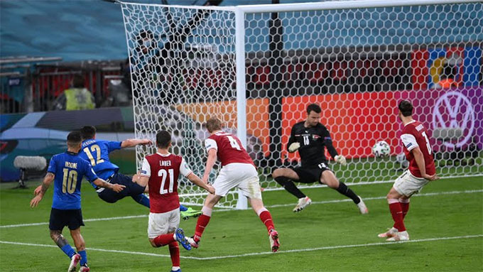 Vất vả vượt qua Áo, Italia theo Đan Mạch vào tứ kết