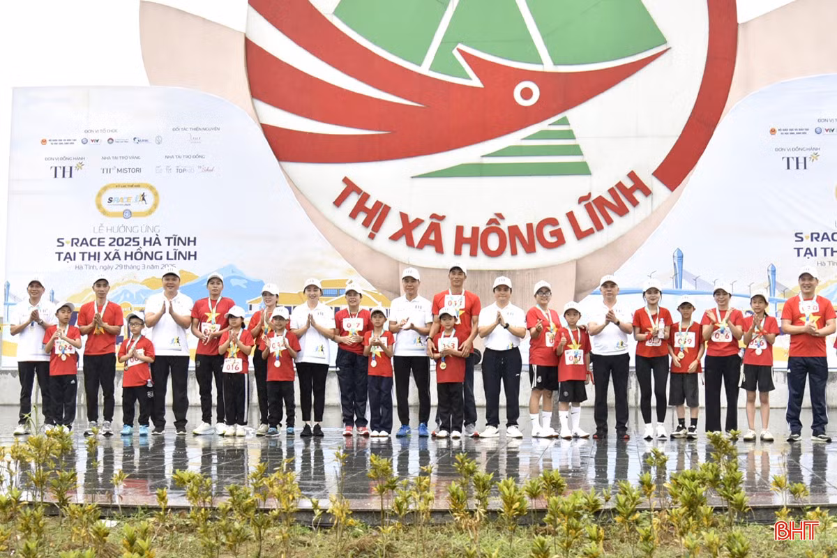 Kết thúc giải, Ban tổ chức trao 40 huy chương cho các VĐV đạt thành tích cao nhất ở nội dung S-Race Family và S-Race School.