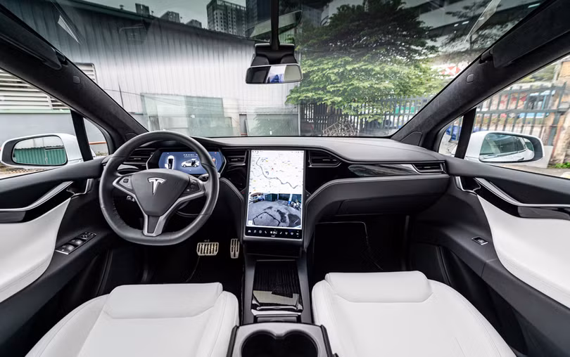 Tesla Model X Performance - SUV chạy điện giá gần 8 tỷ đồng