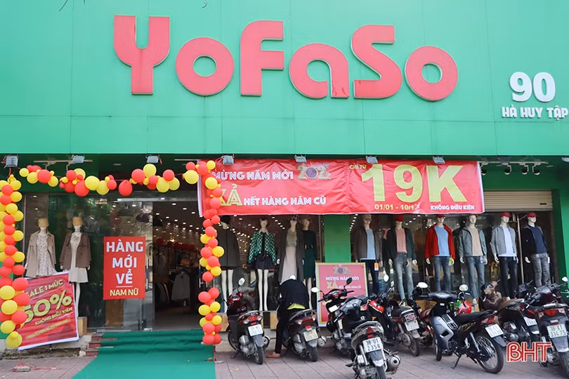 Cửa hàng thời trang ở Hà Tĩnh “đua” khuyến mãi lớn dịp Tết Nguyên đán