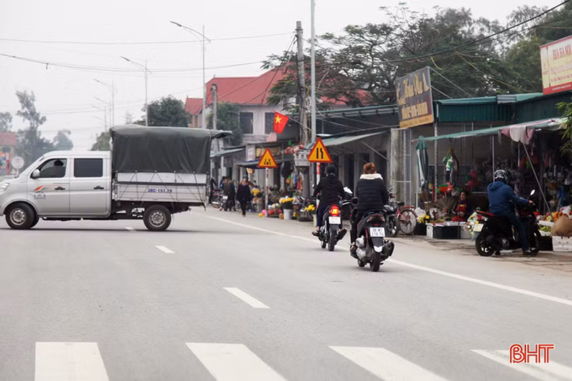 Vi phạm ATGT vẫn tràn lan trên tuyến đường ven biển Hà Tĩnh