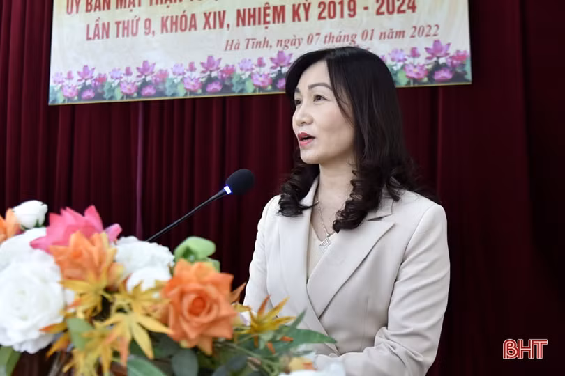 Ủy ban MTTQ Việt Nam tỉnh Hà Tĩnh được Trung ương tặng cờ đơn vị xuất sắc