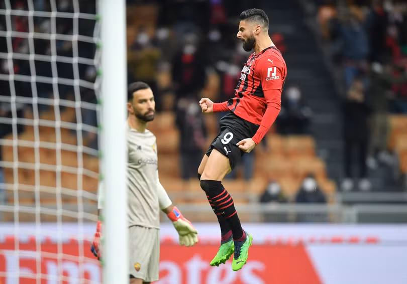 Roma nhận 2 thẻ đỏ trong trận thua Milan 