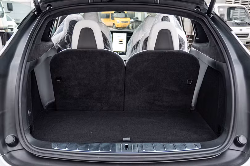 Tesla Model X Performance - SUV chạy điện giá gần 8 tỷ đồng