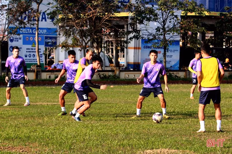 Hồng Lĩnh Hà Tĩnh giành 3 điểm trận mở màn Cúp Hoa Lư 2022