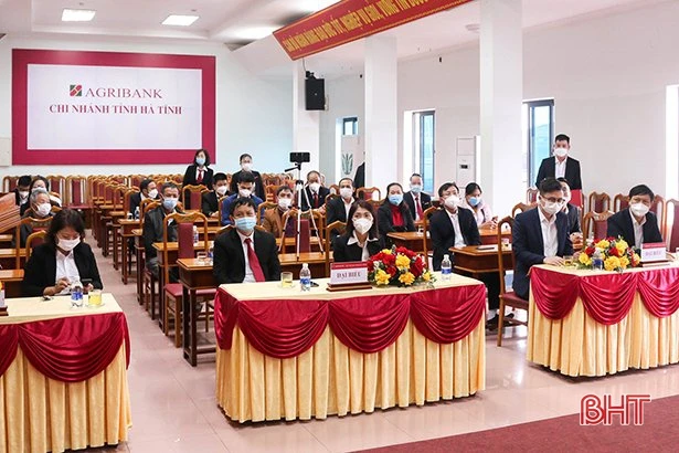 Agribank Chi nhánh tỉnh Hà Tĩnh xác định chủ nhân trúng xe ô tô Mazda2