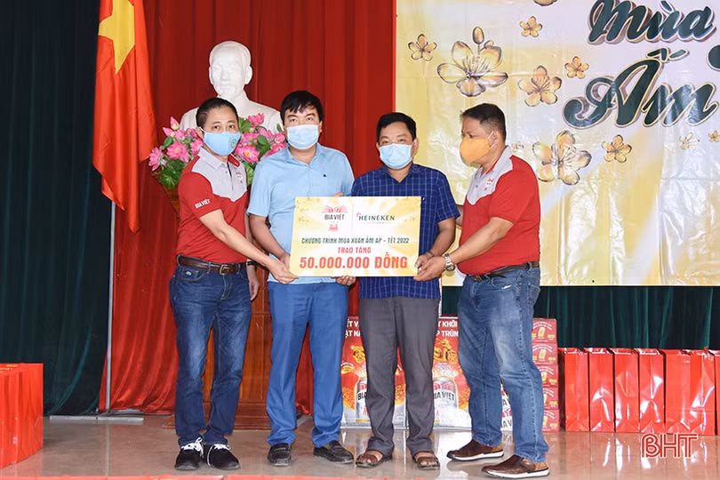 “Mùa xuân ấm áp” của Heineken Việt Nam đến với người nghèo Hà Tĩnh