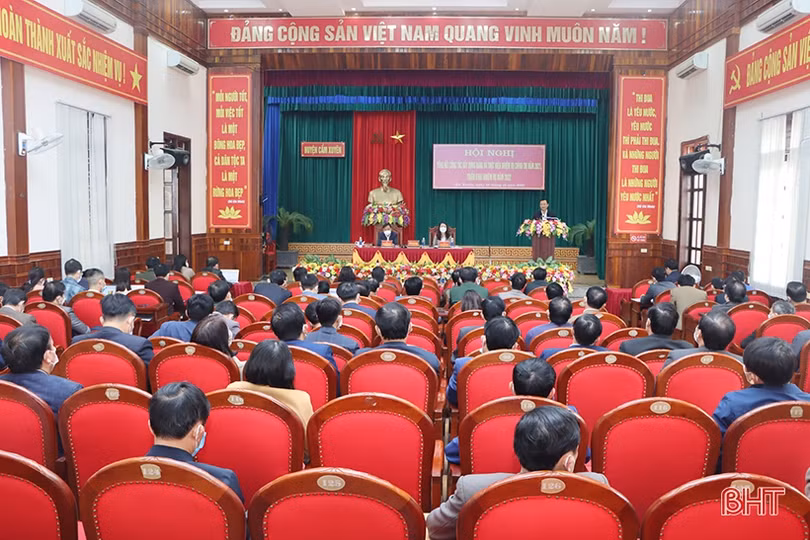 Cẩm Xuyên cần phát huy vai trò nêu gương của người đứng đầu trong thực hiện nhiệm vụ