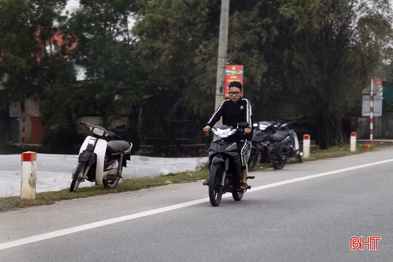 Vi phạm ATGT vẫn tràn lan trên tuyến đường ven biển Hà Tĩnh