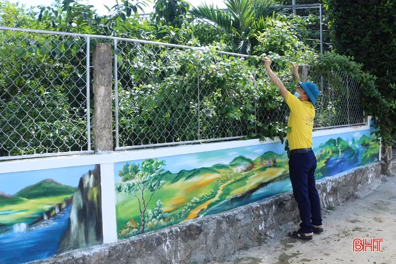 Ông Bí thư Chi bộ ở miền núi Vũ Quang hơn 30 năm “vác tù và hàng tổng” 
