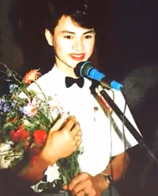 Loạt ảnh thời thanh xuân của dàn nghệ sĩ Gặp nhau cuối năm