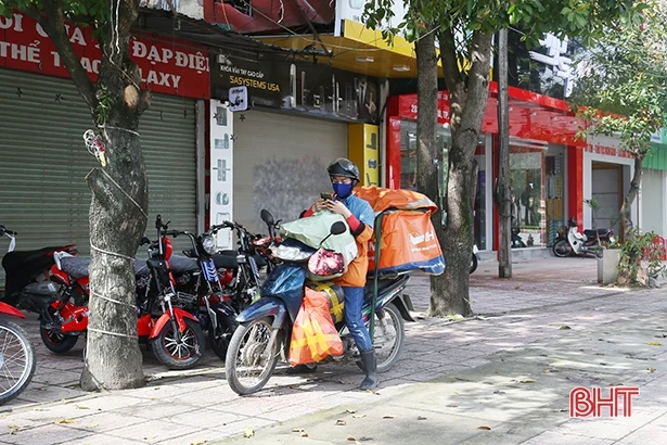 Hà Tĩnh sôi động dịch vụ chuyển phát hàng hóa dịp cuối năm