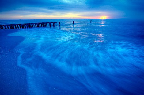 Ảnh nằm trong top 10: Hoàng hôn trên bờ biển ở Naples, bang Florida.