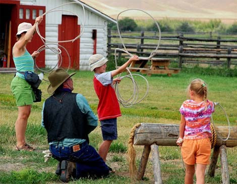 Trại huấn luyện cao bồi ở bang Montana. Bức ảnh lọt vào top 10 vì đã ghi dấu lại một thú vui của dân chúng miền tây nước Mỹ.