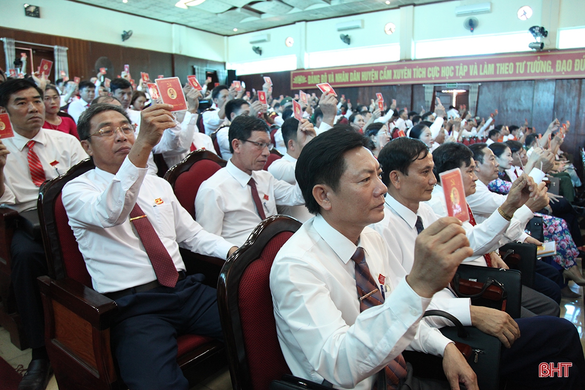 Ông Phạm Đăng Nhật được bầu giữ chức Bí thư Huyện ủy Cẩm Xuyên nhiệm kỳ 2020 - 2025