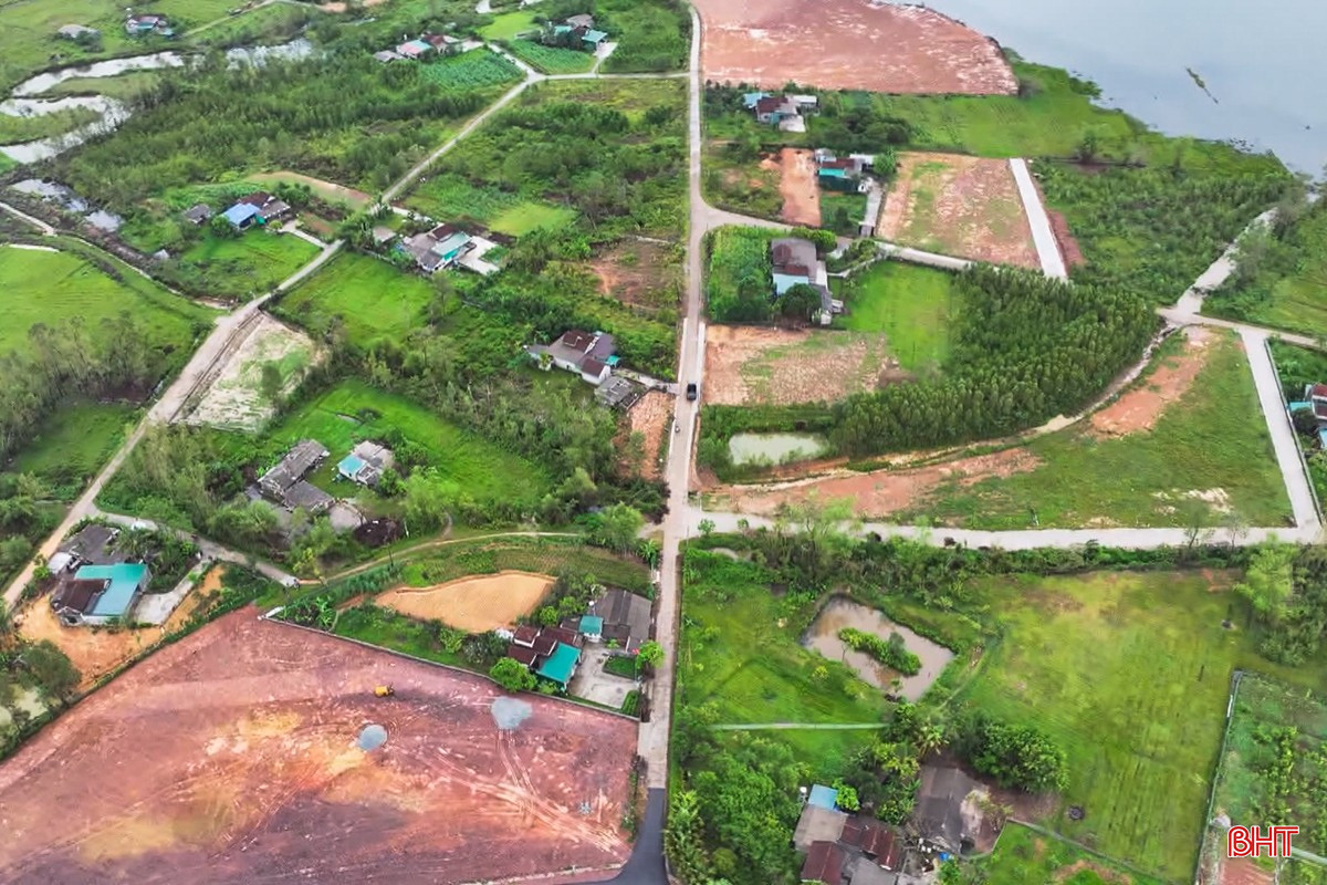 Hàng loạt "khu dân cư tự phát" mọc lên. bqbht_br_anh-bam-nat-tttt.jpg