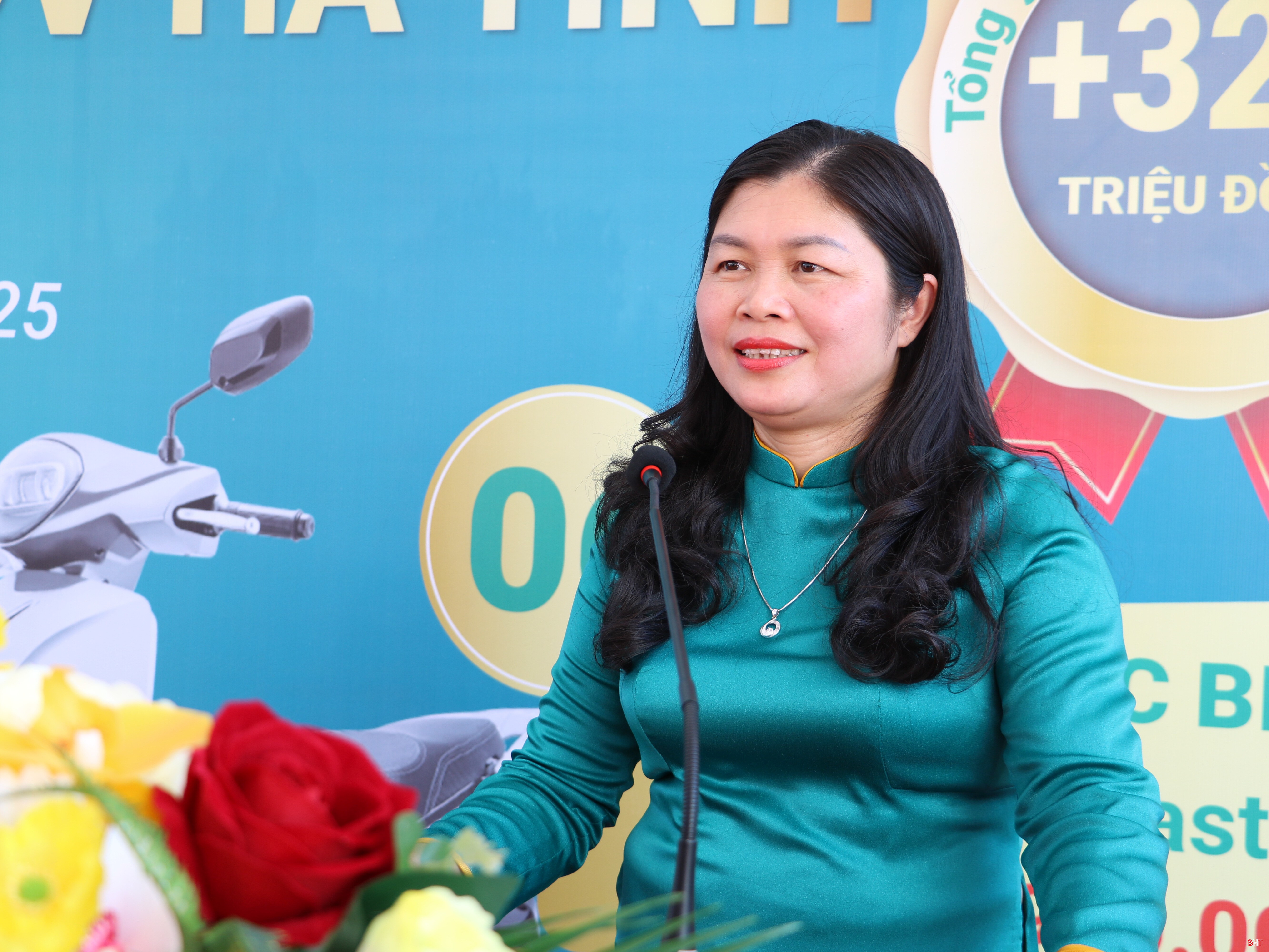 លោកស្រី Le Thi Phuong Thanh - នាយករងសាខា BIDV Ha Tinh៖ នាពេលខាងមុខ BIDV សង្ឃឹមថានឹងបន្តទទួលបានភាពជាដៃគូរបស់អតិថិជនលើដំណើរអភិវឌ្ឍន៍។ bqbht_br_de27c10f-e390-48ae-974c-6686f82ad062.jpg
