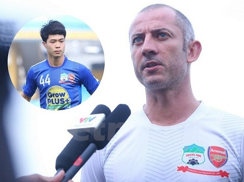 HLV Graechen cho rằng Công Phượng đang chững lại