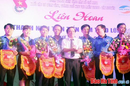 Tuyên dương 17 thanh niên tiên tiến khu vực miền Trung - Tây Nguyên ảnh 1