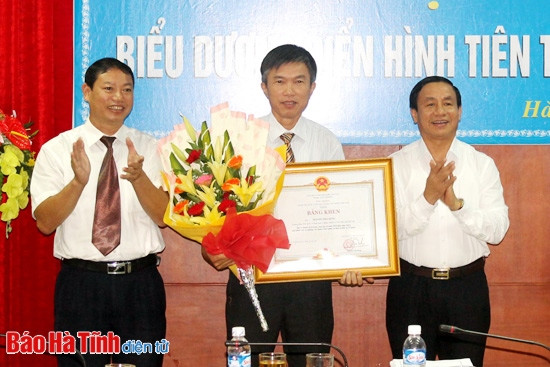 Tạo không khí thi đua rộng khắp trong Trường Chính trị Trần Phú ảnh 2