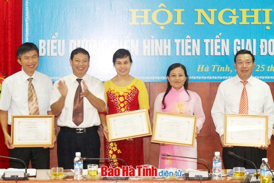 Tạo không khí thi đua rộng khắp trong Trường Chính trị Trần Phú ảnh 3