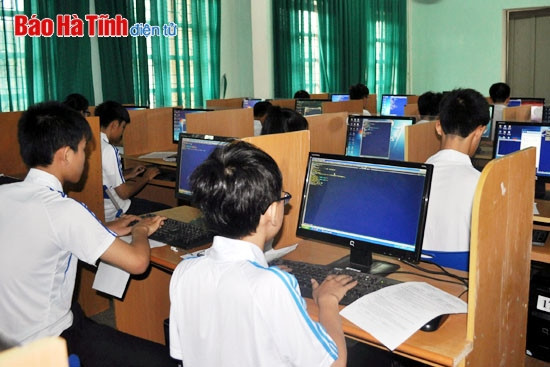 Phần thi thực hành giải thuật toán khối THCS