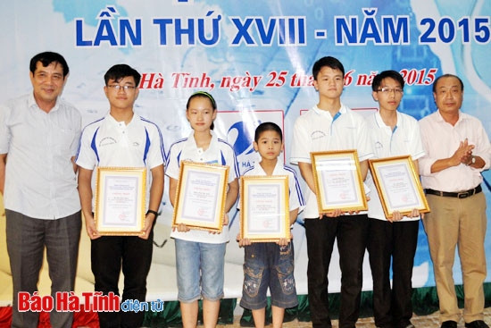 Chung kết Hội thi Tin học trẻ Hà Tĩnh lần thứ 18 ảnh 4