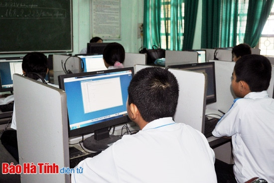 Chung kết Hội thi Tin học trẻ Hà Tĩnh lần thứ 18 ảnh 1