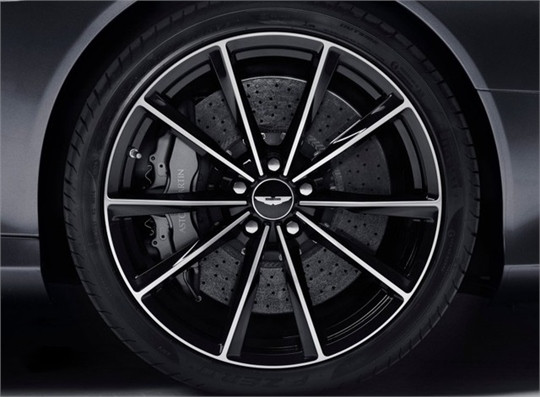 Aston Martin giới thiệu phiên bản mạnh nhất dòng DB9 ảnh 4