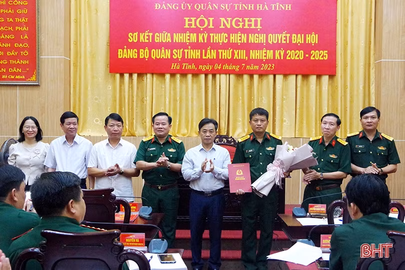 Tập trung xây dựng đơn vị vững mạnh toàn diện “mẫu mực, tiêu biểu”