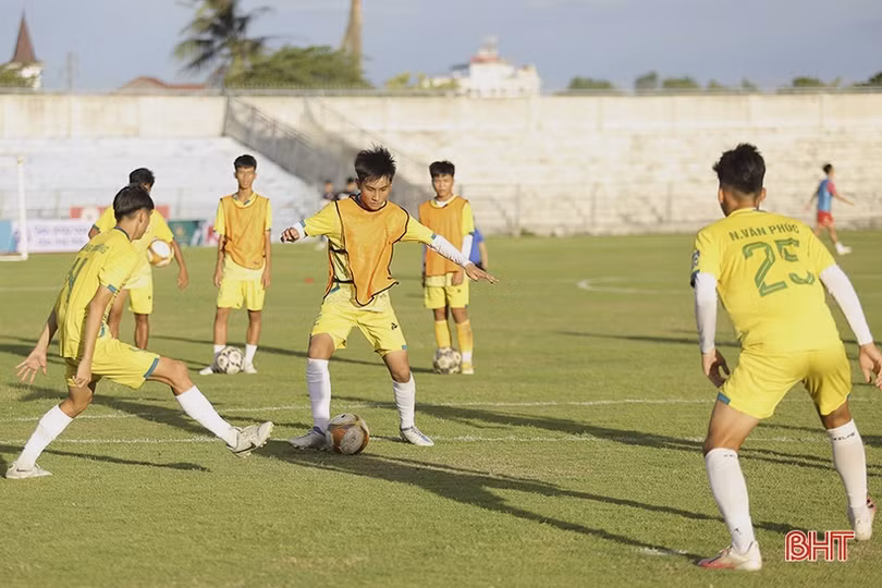 U15 Hồng Lĩnh Hà Tĩnh quyết “giành vé” vào vòng chung kết quốc gia