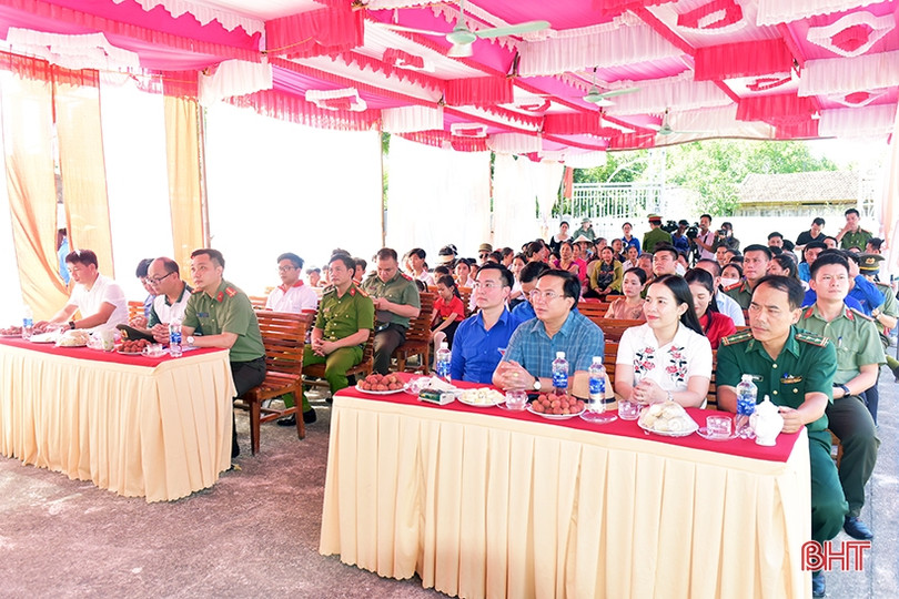 Hơn 400 triệu đồng từ chương trình “Hành trình về quê hương cách mạng” đến với Hà Tĩnh