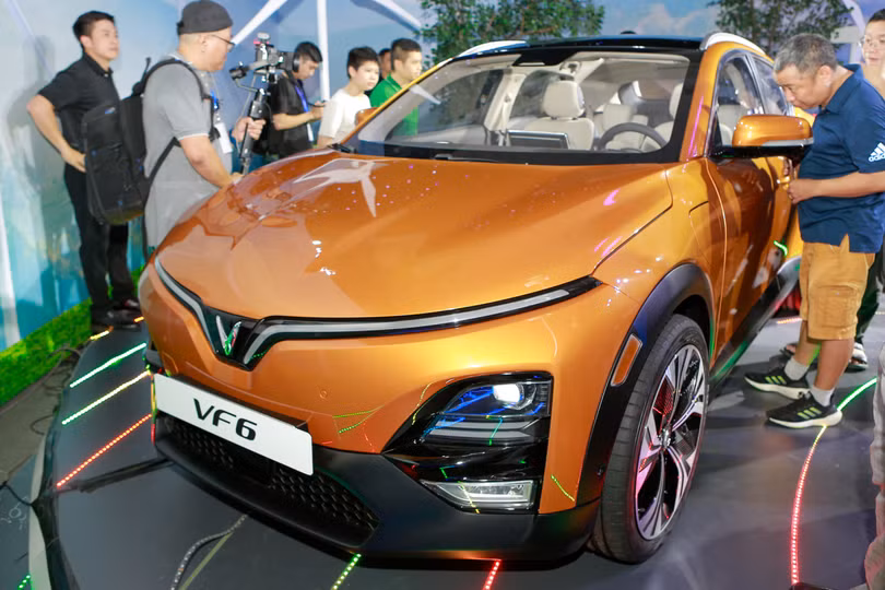 VinFast VF 6 - crossover cỡ B cạnh tranh xe xăng