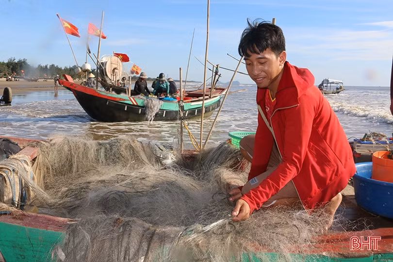 Những câu chuyện đời của ngư dân miền biển Nghi Xuân