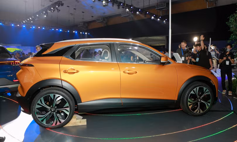 VinFast VF 6 - crossover cỡ B cạnh tranh xe xăng