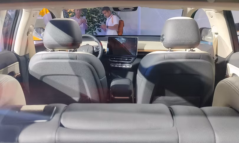 VinFast VF 6 - crossover cỡ B cạnh tranh xe xăng