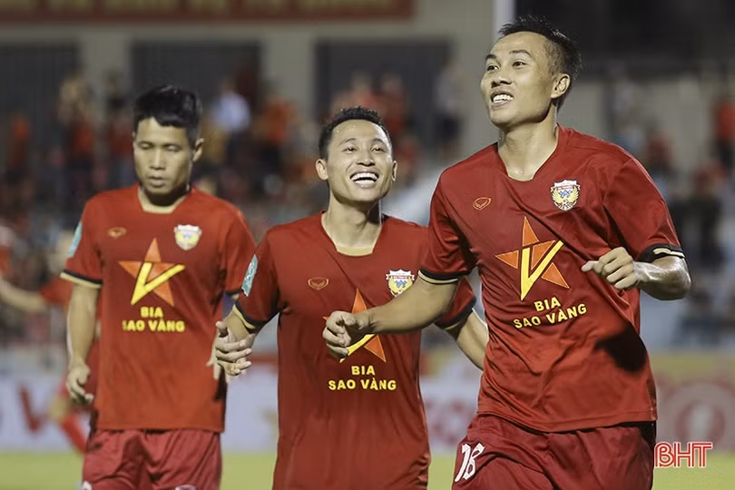 Hồng Lĩnh Hà Tĩnh thắng đậm tại vòng 1/8 Cúp quốc gia