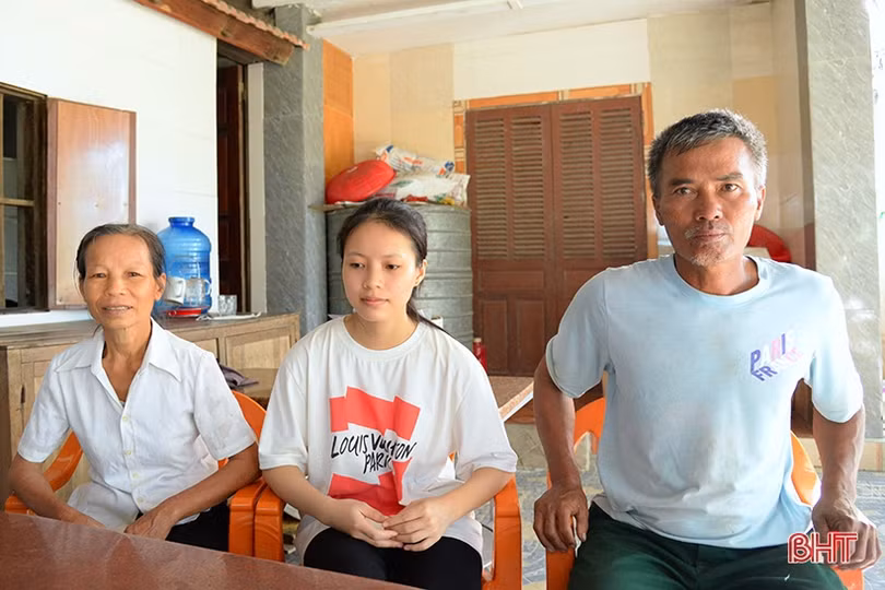 Nữ sinh nghèo được tuyển thẳng vào 4 trường đại học lớn