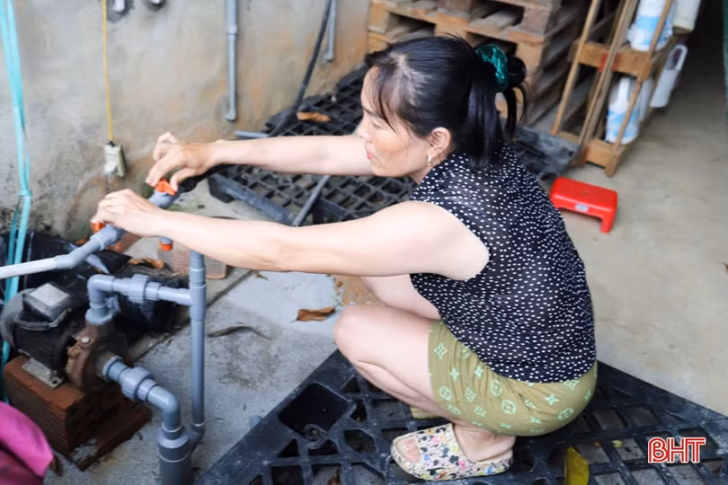 Nhiều hộ dân ở Hương Sơn mỏi mòn chờ nước sạch