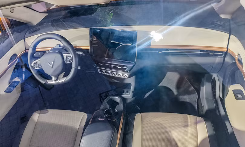 VinFast VF 6 - crossover cỡ B cạnh tranh xe xăng