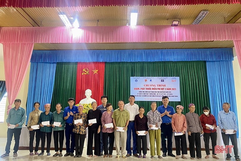 Formosa Hà Tĩnh phối hợp khám cấp phát thuốc cho hơn 200 người