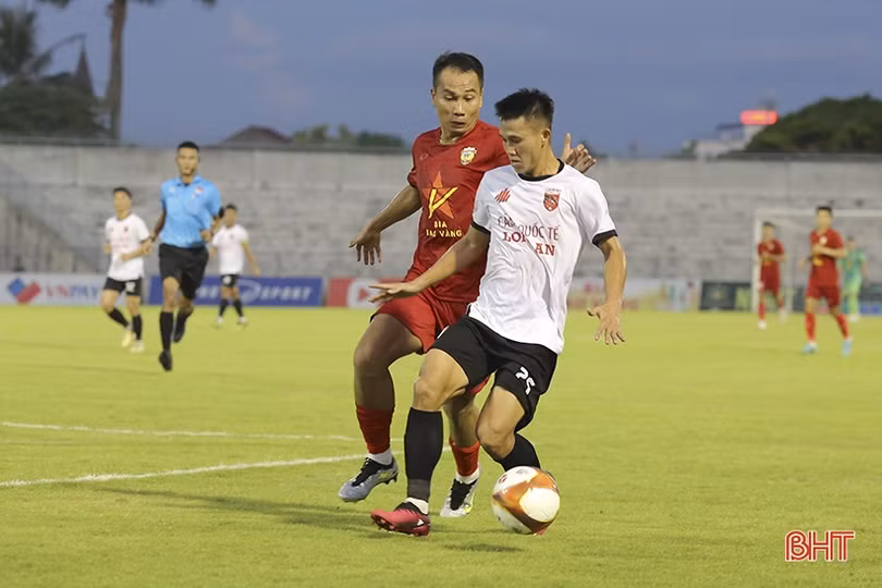 Hồng Lĩnh Hà Tĩnh thắng đậm tại vòng 1/8 Cúp quốc gia