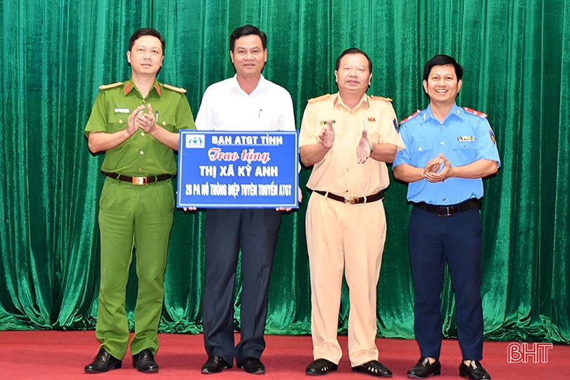 Tập huấn nghiệp vụ cho hơn 150 cán bộ, người dân về đảm bảo ATGT