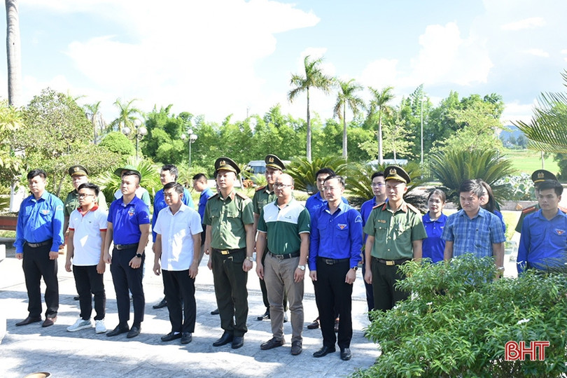 Hơn 400 triệu đồng từ chương trình “Hành trình về quê hương cách mạng” đến với Hà Tĩnh