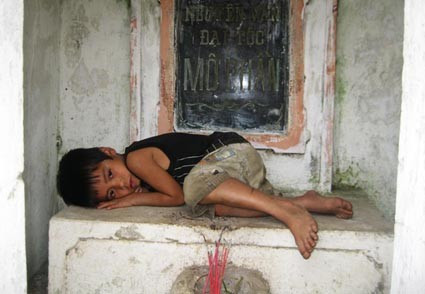 Đa 3 năm nay, Tèo ngủ ở chỗ này. Đa 3 năm nay, Tèo ngủ ở chỗ này.