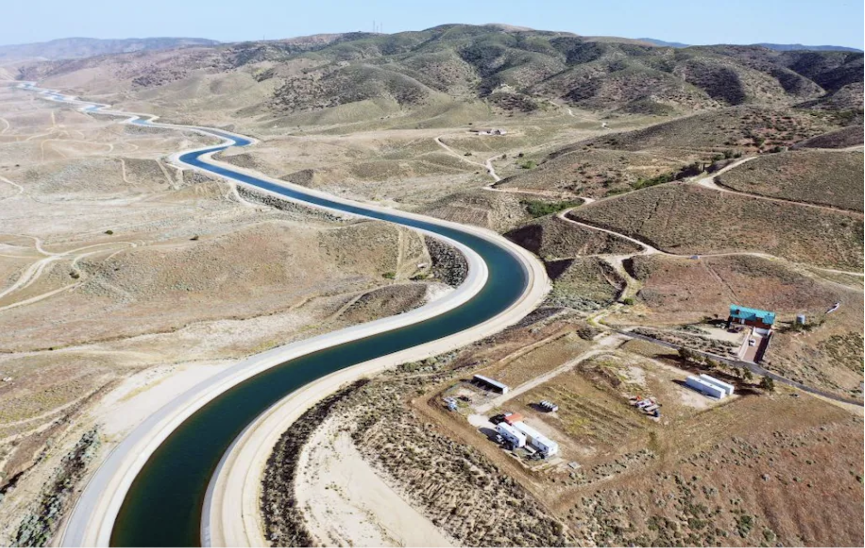 Hạn hán nghiêm trọng, bang California kêu gọi cư dân “tắm nhanh, giặt ít” để tiết kiệm nước