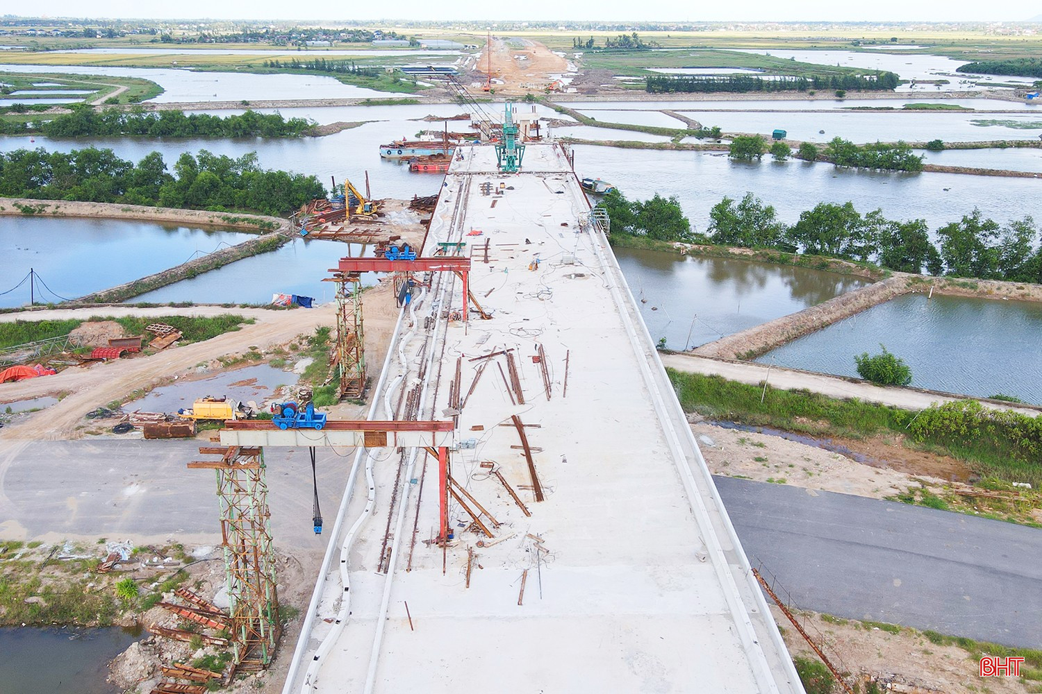 bqbht_br_cong-truong-ngay-le-2-9-4ad.jpg