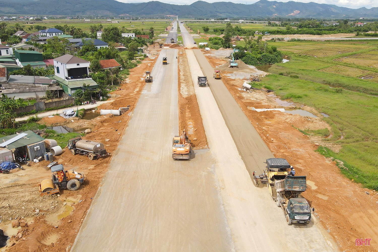 bqbht_br_cong-truong-ngay-le-2-9-9bv.jpg