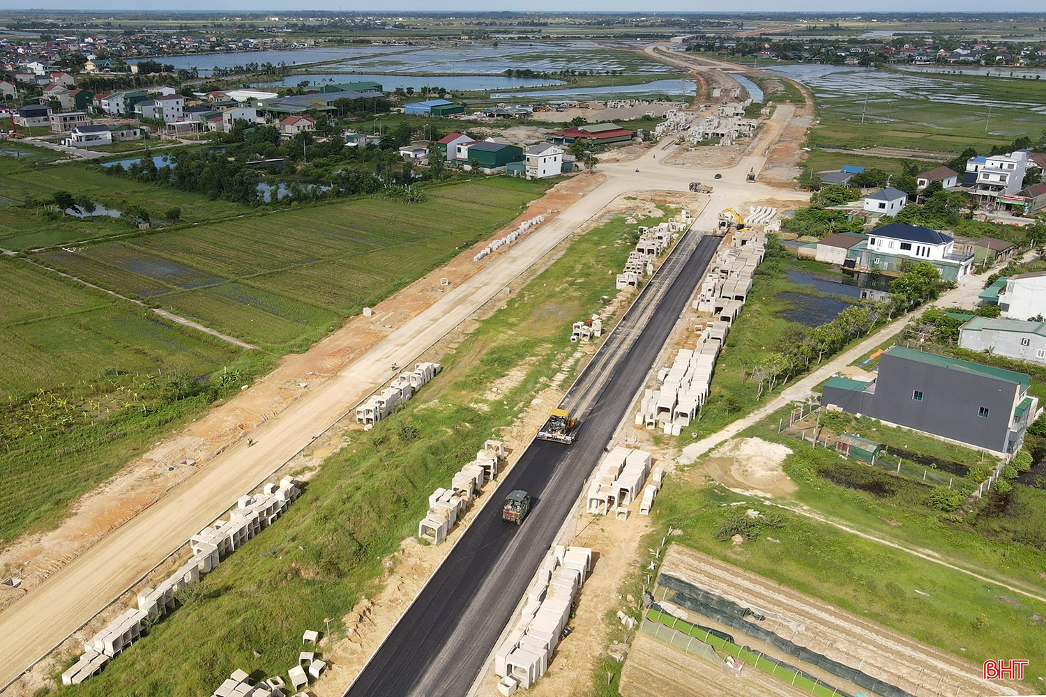 bqbht_br_cong-truong-ngay-le-2-9-3aa.jpg