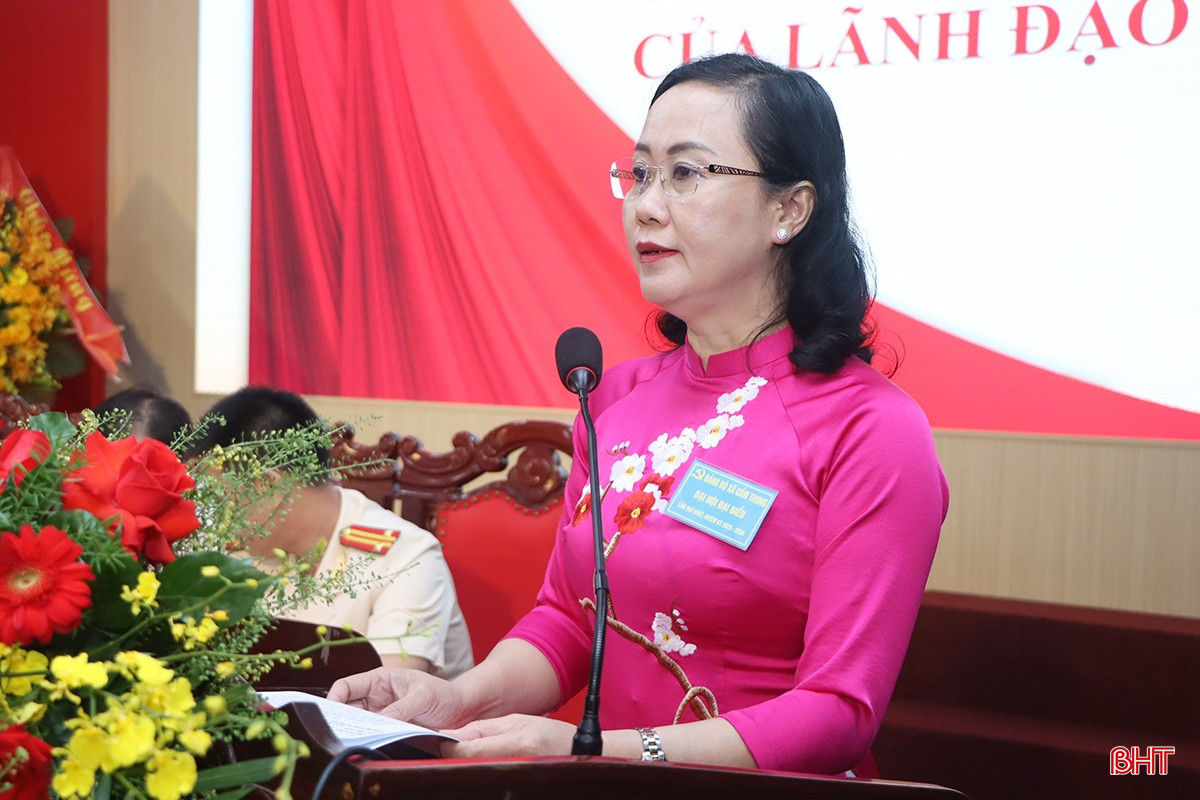 Trưởng ban Tổ chức Tỉnh ủy Trương Thanh Huyền phát biểu tại đại hội.